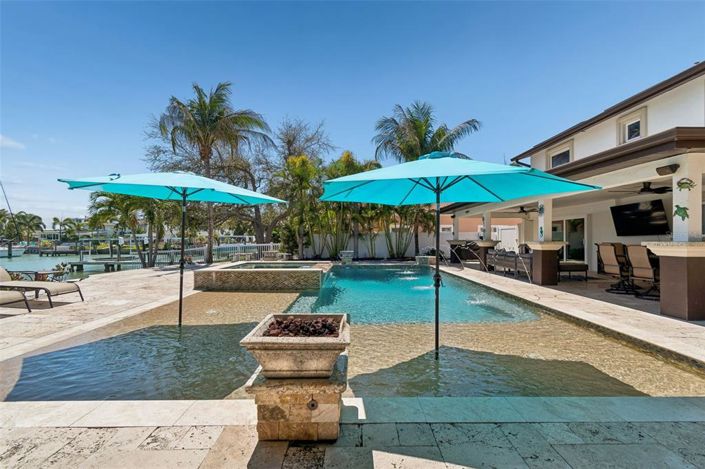 Image No.16-4 Bed Property for sale