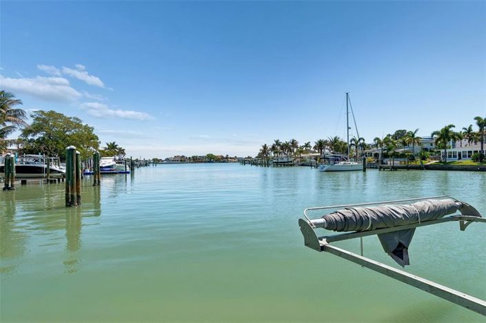 Image No.19-4 Bed Property for sale