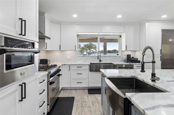 Image No.5-4 Bed Property for sale