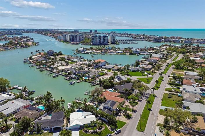 Image No.6-4 Bed Property for sale