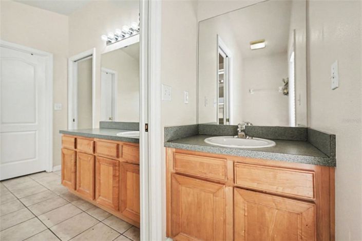 Image No.18-4 Bed Property for sale