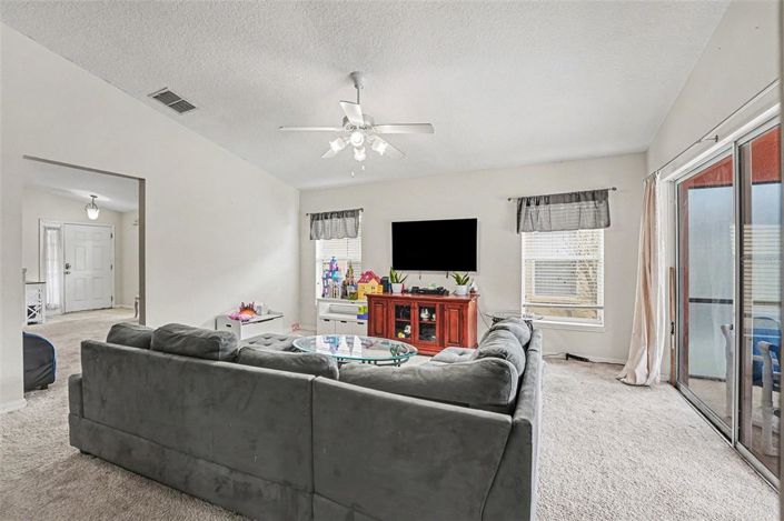 Image No.4-4 Bed Property for sale