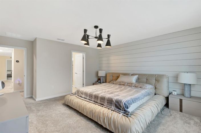 Image No.17-5 Bed Property for sale