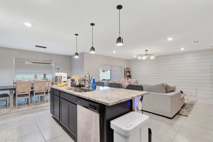 Image No.9-5 Bed Property for sale