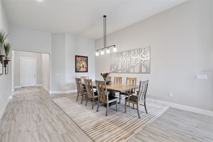 Image No.5-Propriété de 4 chambres à vendre à Orlando