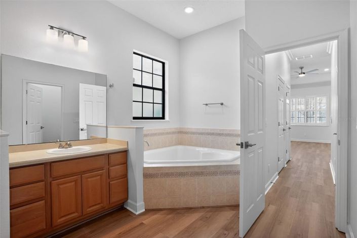 Image No.11-4 Bed Property for sale