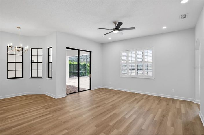 Image No.17-4 Bed Property for sale