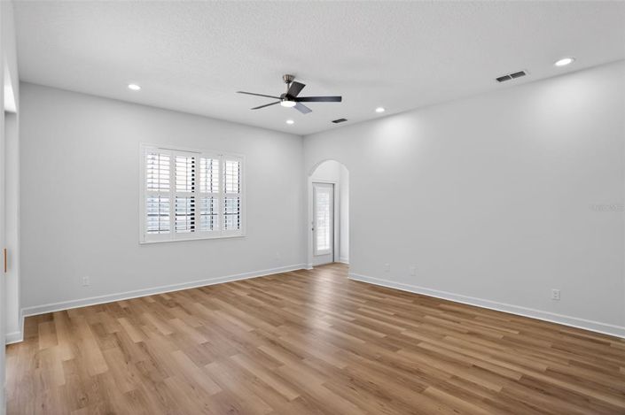 Image No.19-4 Bed Property for sale