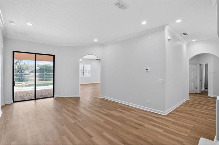 Image No.20-4 Bed Property for sale