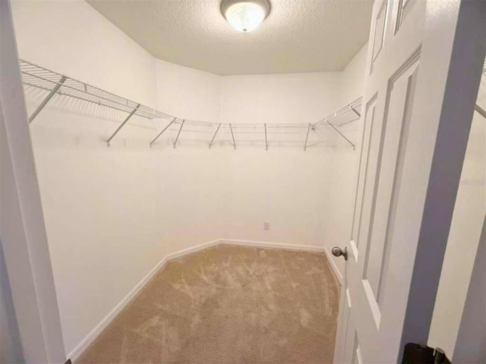 Image No.30-4 Bed Property for sale