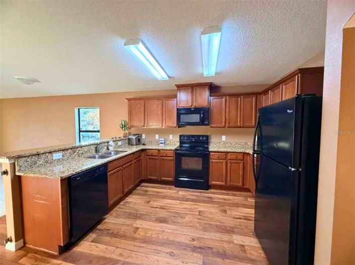 Image No.8-4 Bed Property for sale