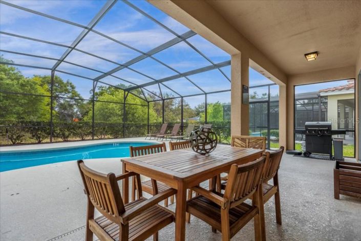 Image No.28-5 Bed Property for sale