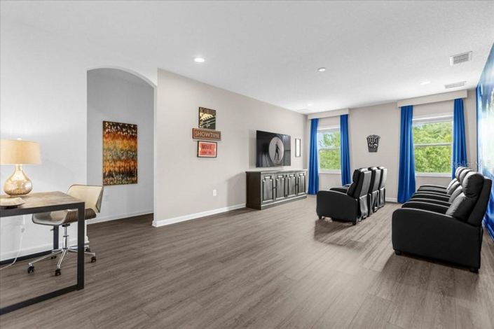 Image No.8-5 Bed Property for sale