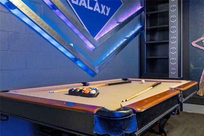 Image No.25-9 Bed Property for sale