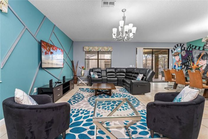 Image No.3-9 Bed Property for sale