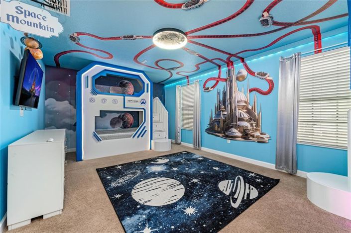 Image No.38-9 Bed Property for sale