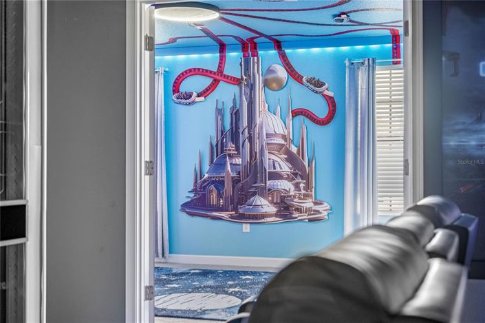 Image No.9-9 Bed Property for sale