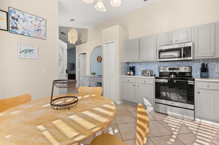 Image No.11-4 Bed Property for sale