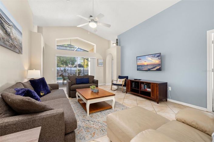 Image No.17-4 Bed Property for sale