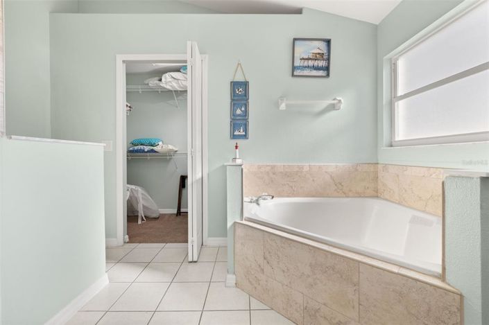 Image No.35-4 Bed Property for sale