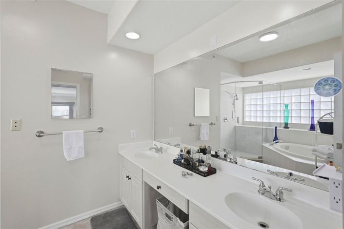 Image No.18-3 Bed Property for sale