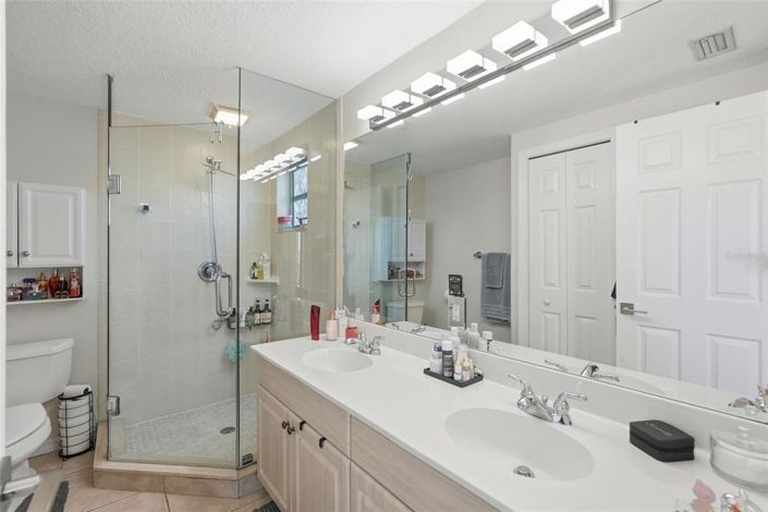 Image No.26-3 Bed Property for sale