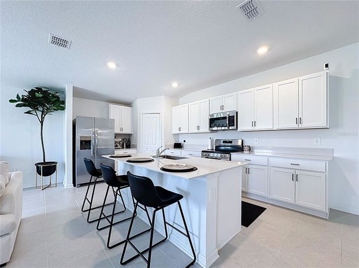 Image No.8-4 Bed Property for sale