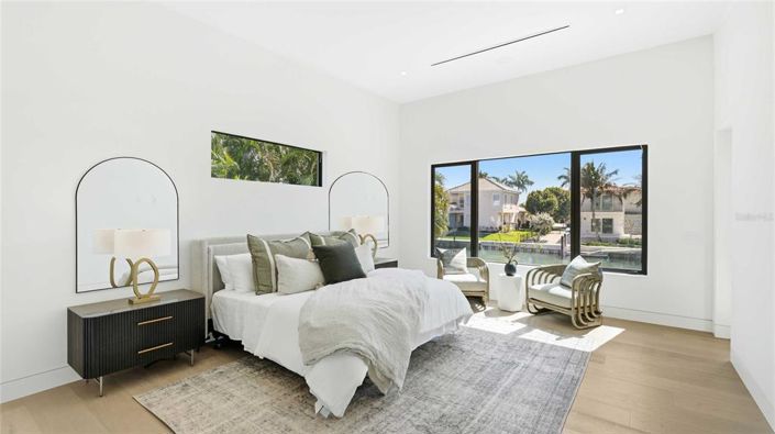 Image No.14-5 Bed Property for sale