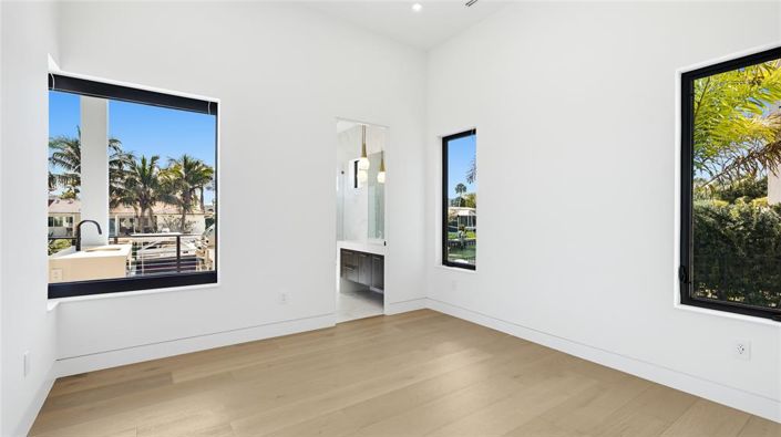 Image No.19-5 Bed Property for sale