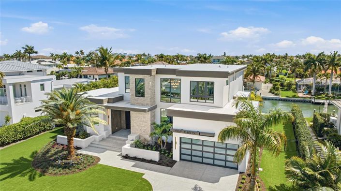 Image No.2-5 Bed Property for sale