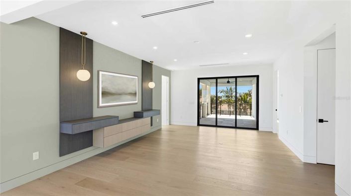 Image No.25-5 Bed Property for sale