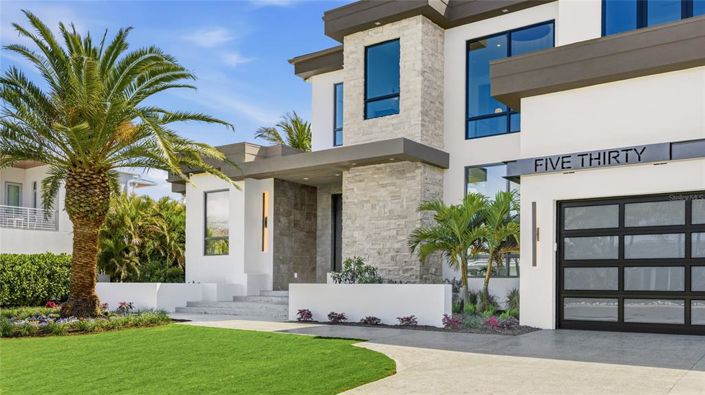 Image No.3-5 Bed Property for sale