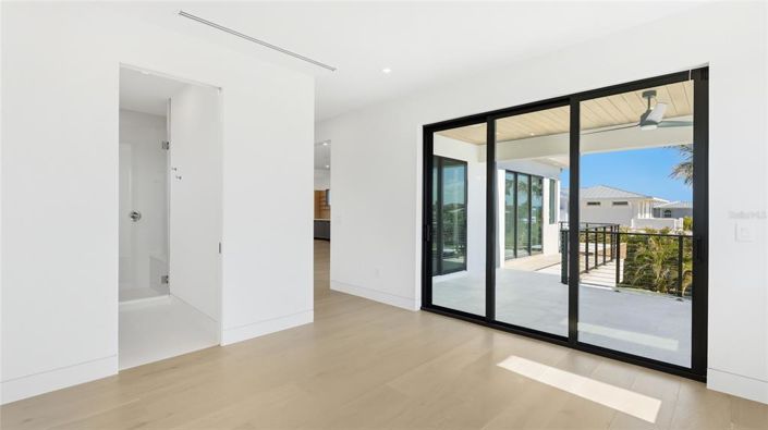 Image No.31-5 Bed Property for sale