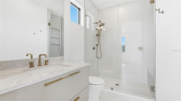 Image No.32-5 Bed Property for sale