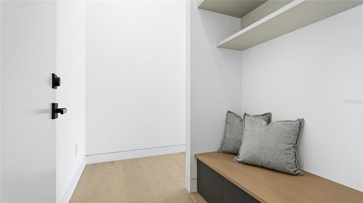 Image No.36-5 Bed Property for sale