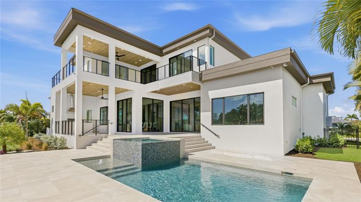 Image No.42-5 Bed Property for sale