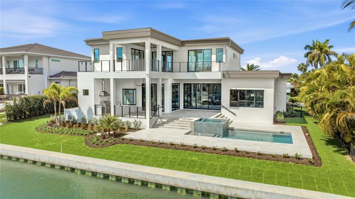 Image No.46-5 Bed Property for sale