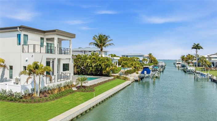 Image No.47-5 Bed Property for sale