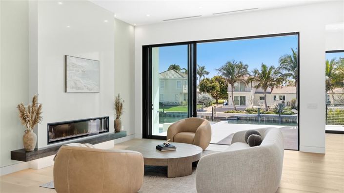 Image No.6-5 Bed Property for sale