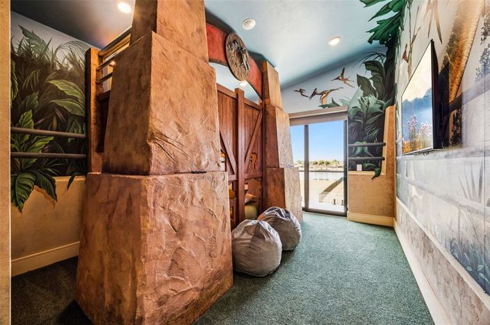 Image No.13-10 Bed Property for sale