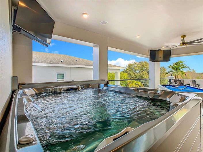 Image No.20-10 Bed Property for sale