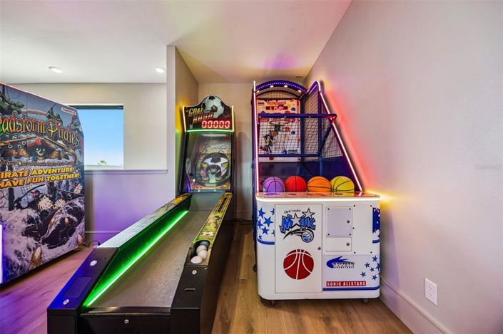 Image No.23-10 Bed Property for sale