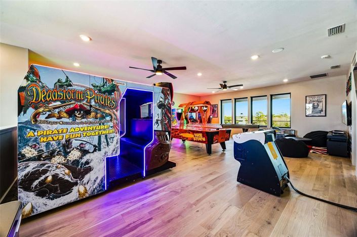 Image No.24-10 Bed Property for sale