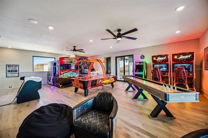 Image No.25-10 Bed Property for sale