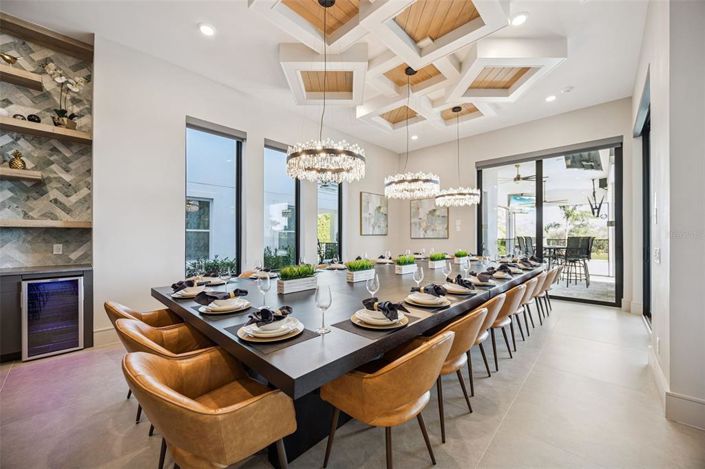 Image No.35-10 Bed Property for sale