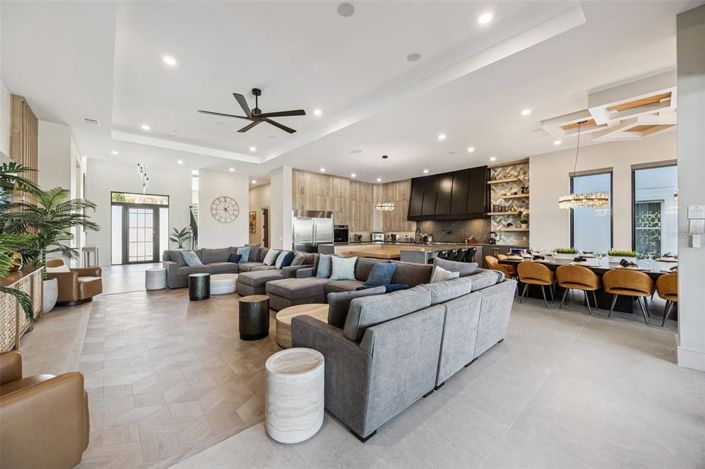 Image No.36-10 Bed Property for sale