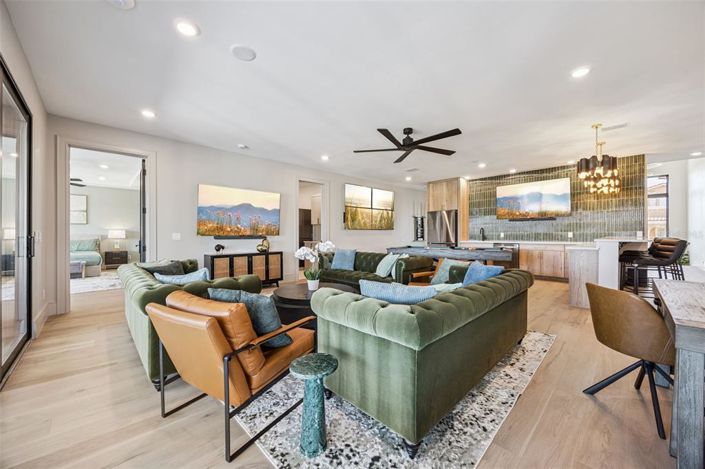 Image No.38-10 Bed Property for sale