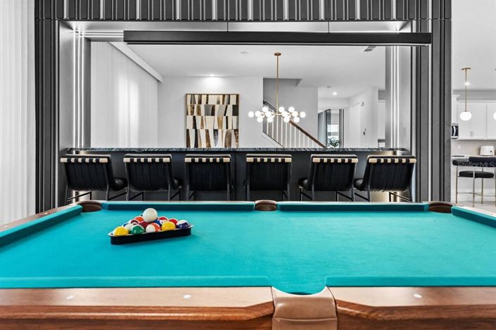 Image No.12-9 Bed Property for sale