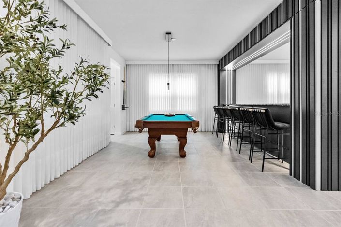 Image No.13-9 Bed Property for sale