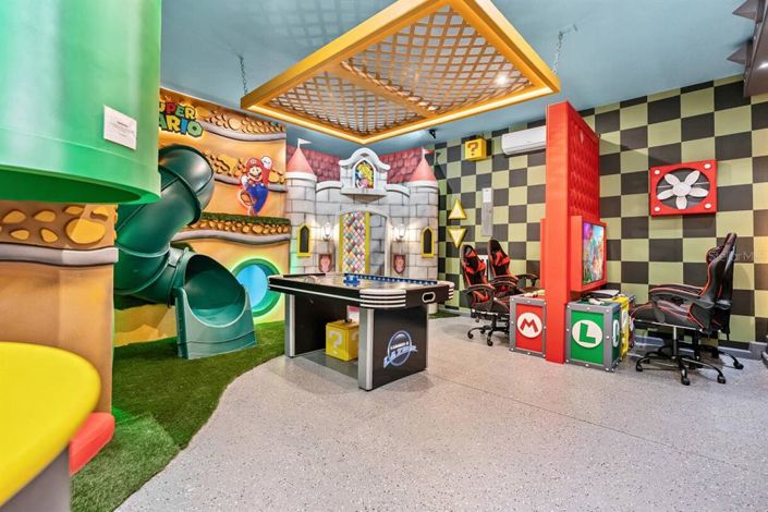 Image No.17-9 Bed Property for sale